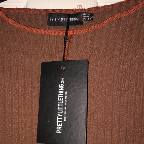 Pretty Little Thing Crop Top - Picture 2 of 5